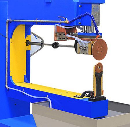 Welding power transmitted by silver contacts