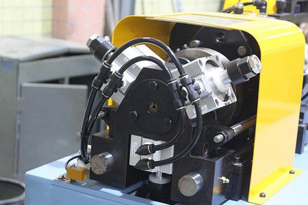 Multi-head welding machine