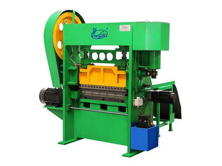 Wire mesh making machine
