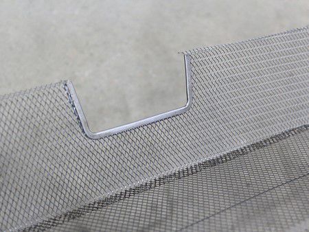 Handle edging machine
