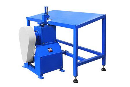 Welded wire mesh trimmer